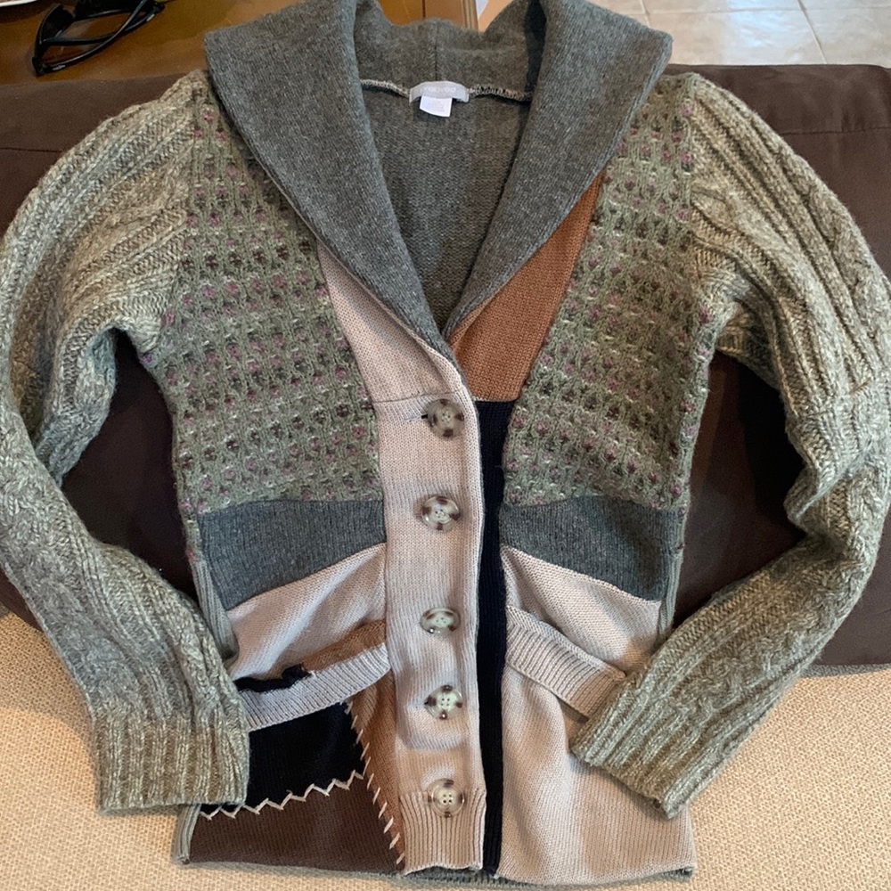 Made in Canada 🇨🇦 Cardi by Preloved